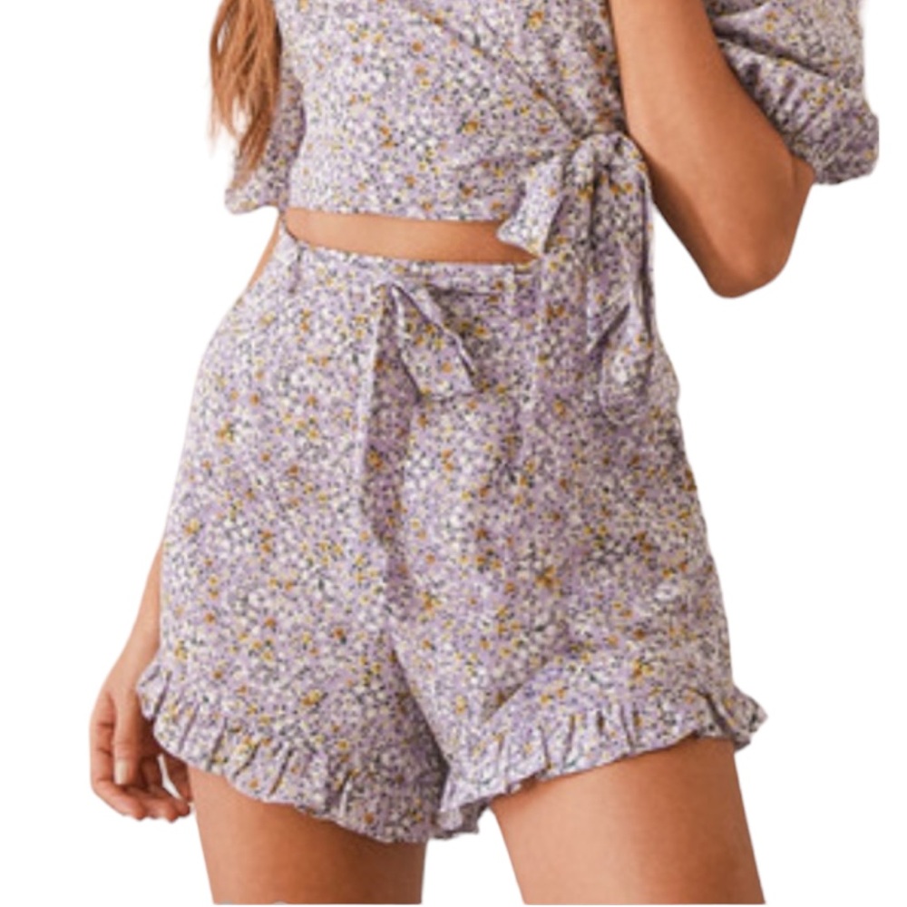 NWT Lulus “Sweetie Season” Floral Print Ruffled Shorts (K) - Picture 2 of 12